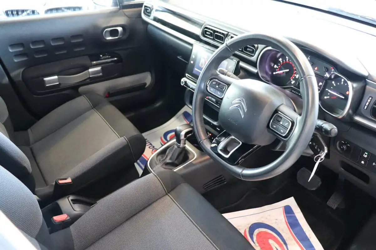 2018-citroen-c3-12-puretech-flair-110ps-ss-eat6-big-15