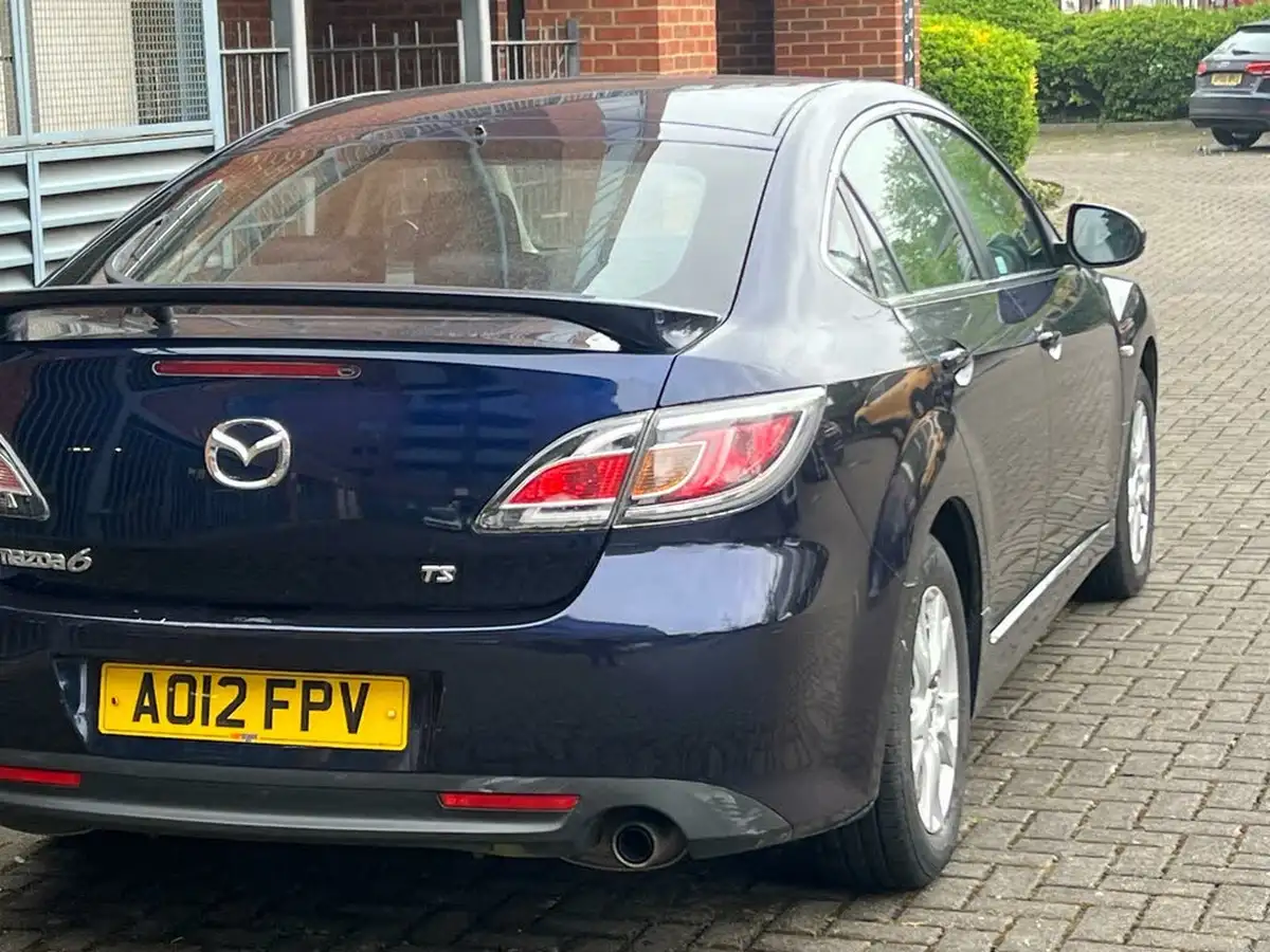 2012-mazda-mazda6-20-ts-hatchback-big-21