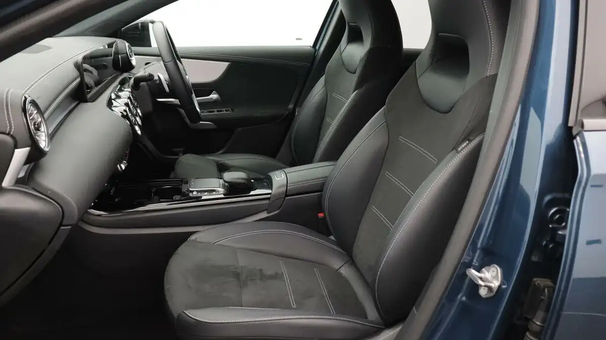 2022-mercedes-benz-a-class-13-a200-amg-line-executive-edition-hatchback-5d-7g-dct-big-14