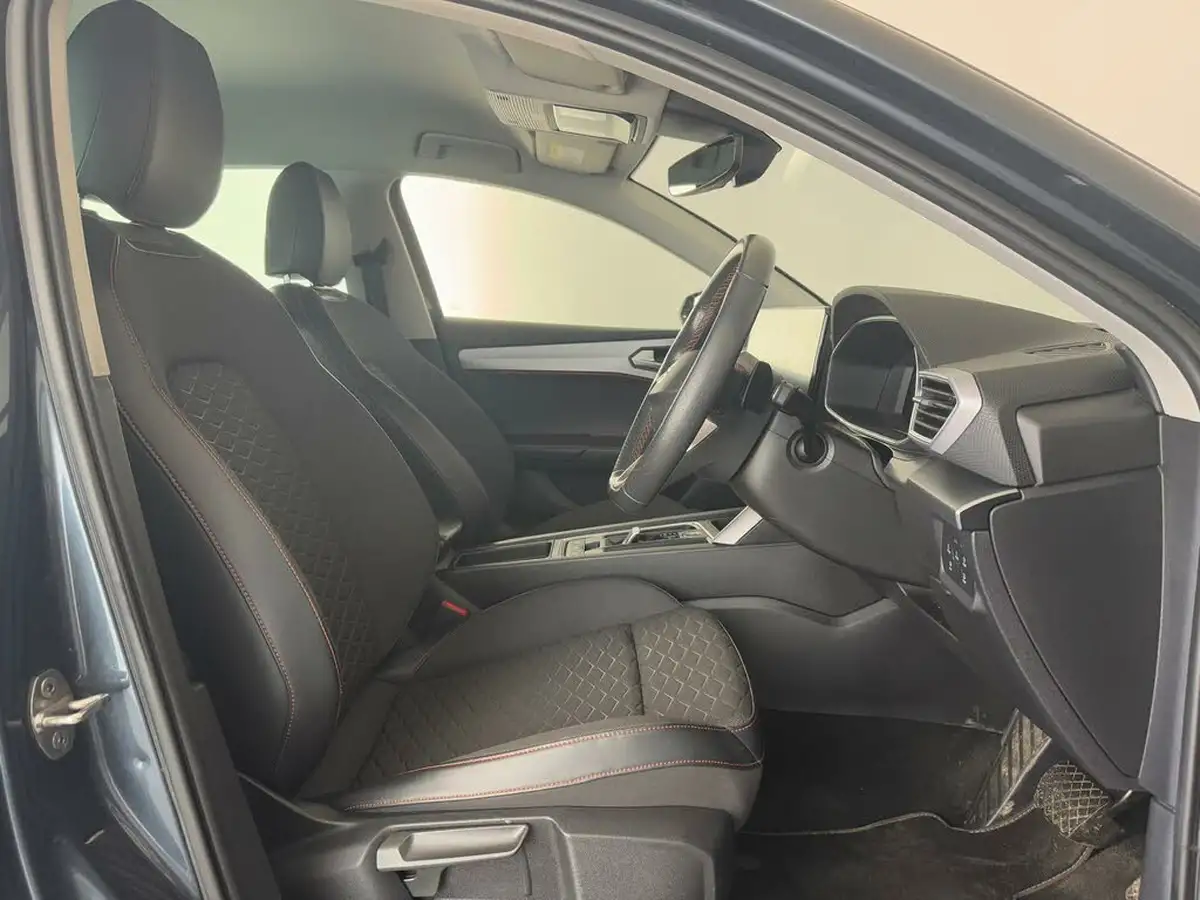 2021-seat-leon-14-e-hybrid-fr-hatchback-big-9
