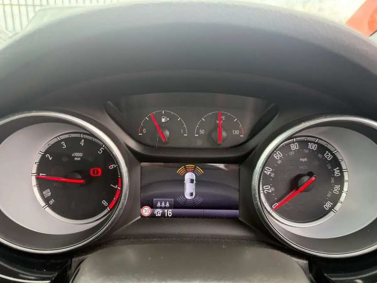 2016-vauxhall-astra-10i-turbo-sri-nav-hatchback-big-30