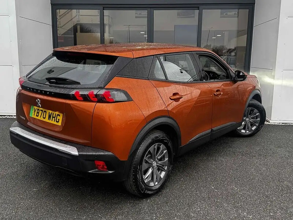2021-peugeot-2008-suv-e-active-big-13