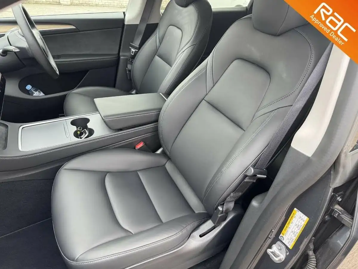 2022-tesla-model-y-e-long-range-big-24