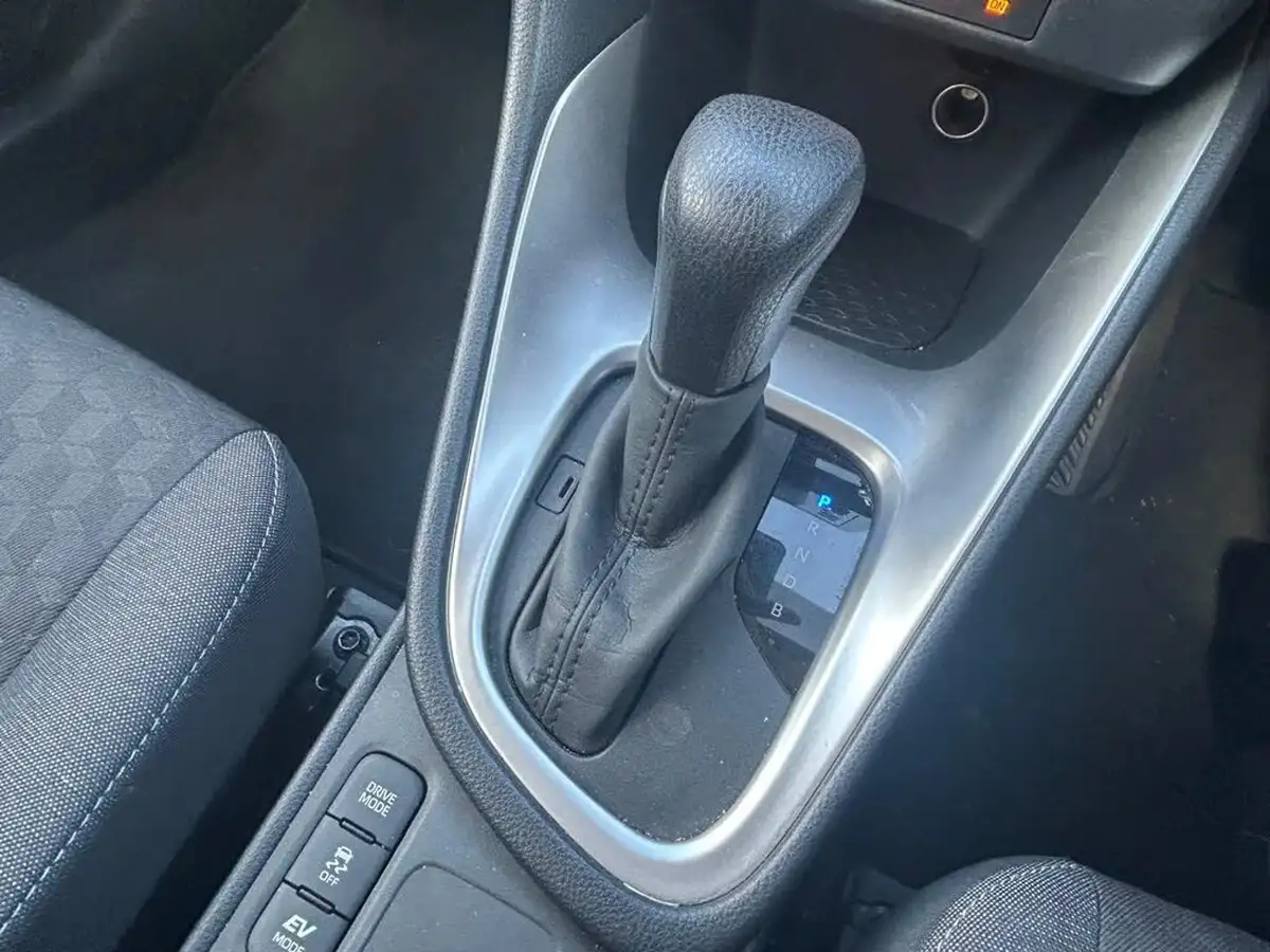 2022-toyota-yaris-15-vvt-i-icon-big-11