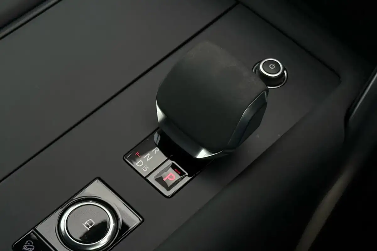 2024-land-rover-discovery-30-d300-dynamic-hse-big-13