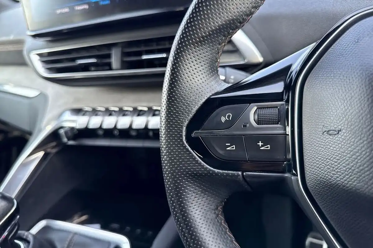 2021-peugeot-3008-suv-12-puretech-gt-big-40