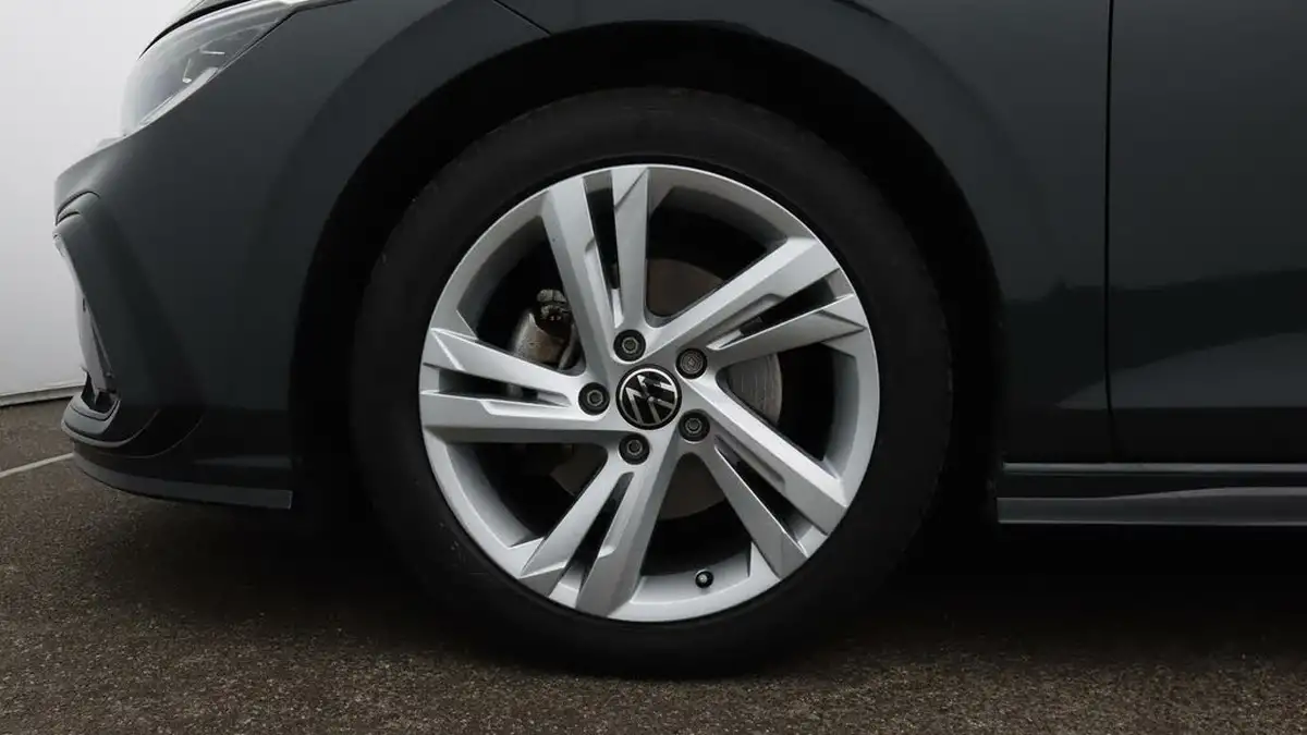2022-volkswagen-golf-15-tsi-r-line-150ps-hatchback-big-18