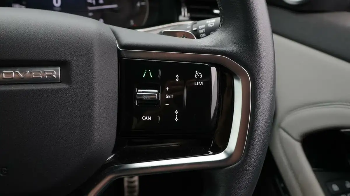 2022-land-rover-range-rover-evoque-20-d200-r-dynamic-se-big-24
