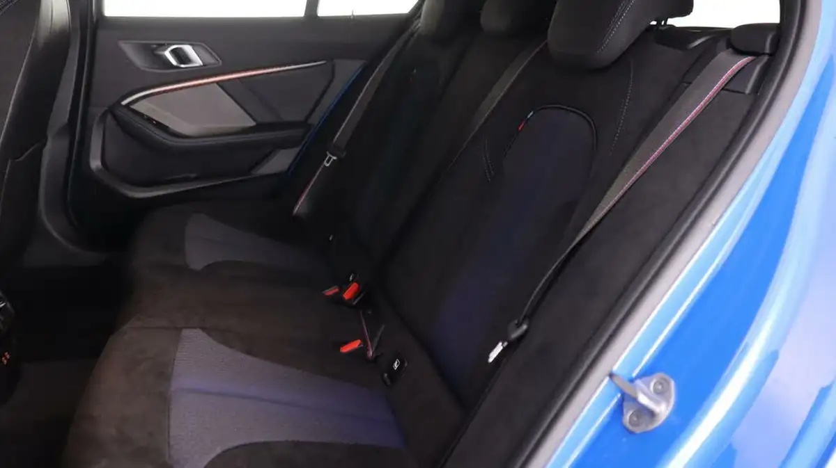 2021-bmw-1-series-20-m135i-xdrive-big-16