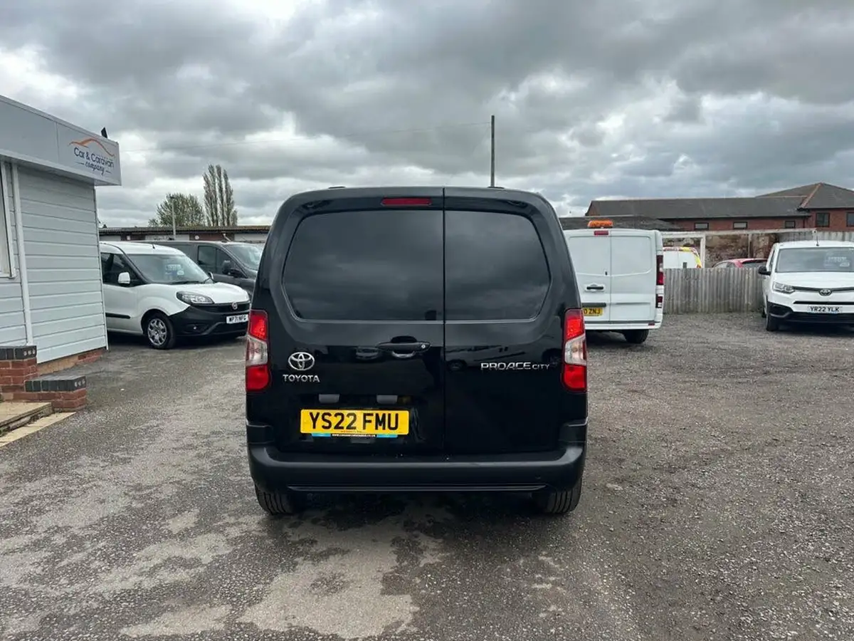 2022-toyota-proace-city-15d-active-big-5