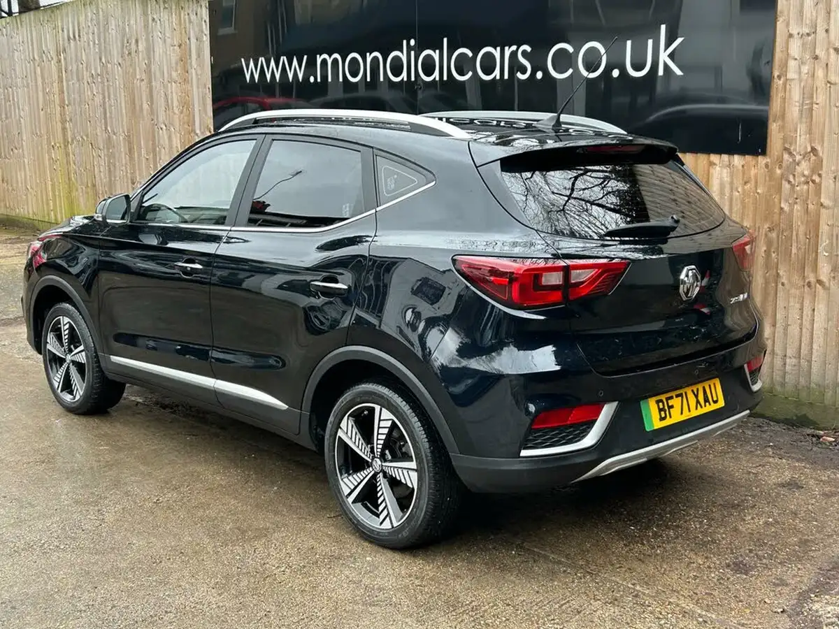 2021-mg-zs-suv-e-exclusive-ev-big-15