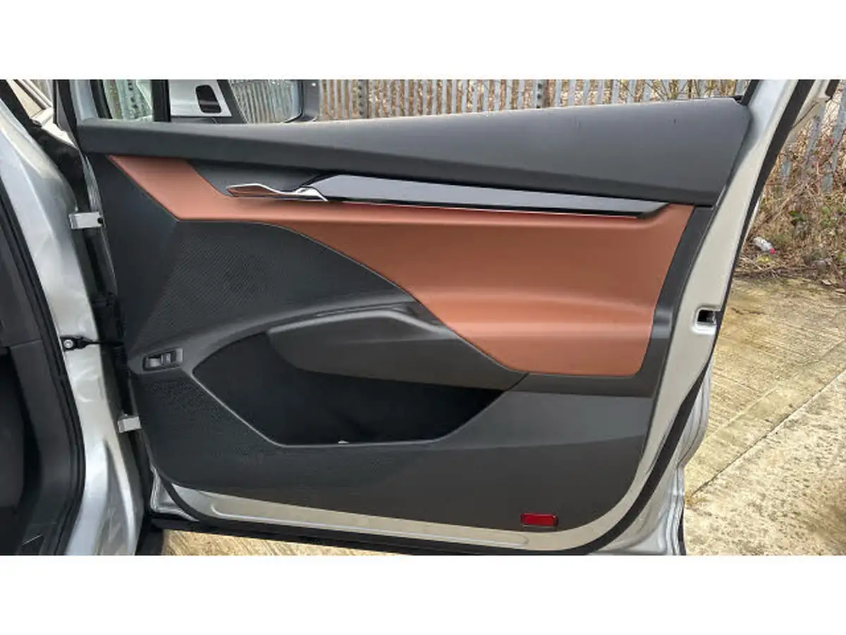 2023-skoda-enyaq-e-85-edition-station-wagon-big-18