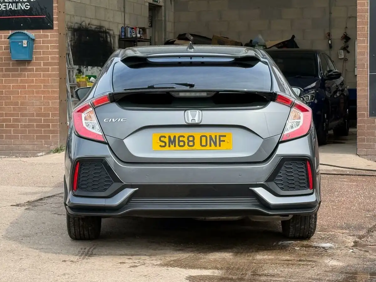 2018-honda-civic-10-vtec-turbo-se-126ps-hatchback-5d-big-13