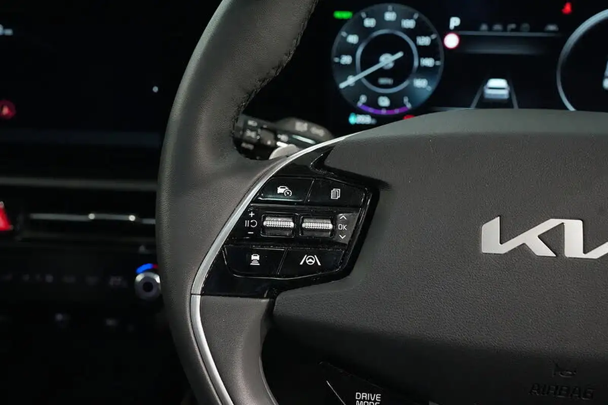 2023-kia-niro-ev-e-4-big-30