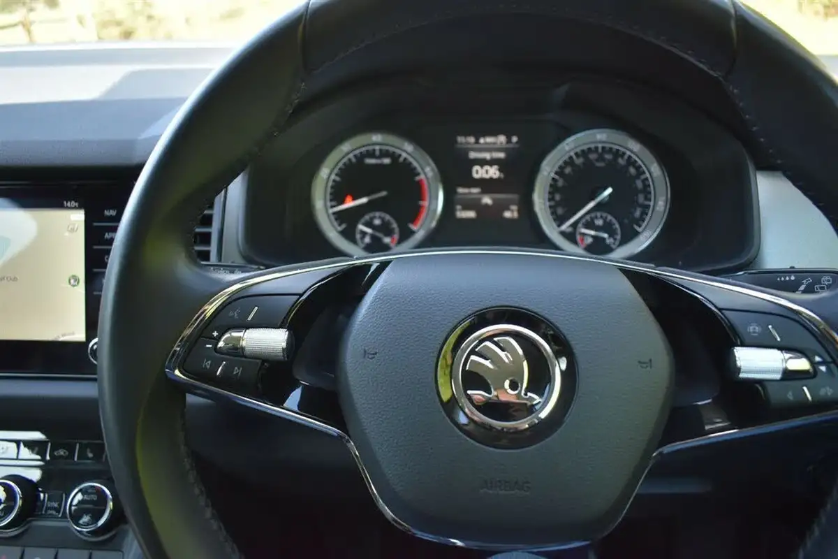 2021-skoda-kodiaq-15-tsi-se-drive-7-dsg-big-35