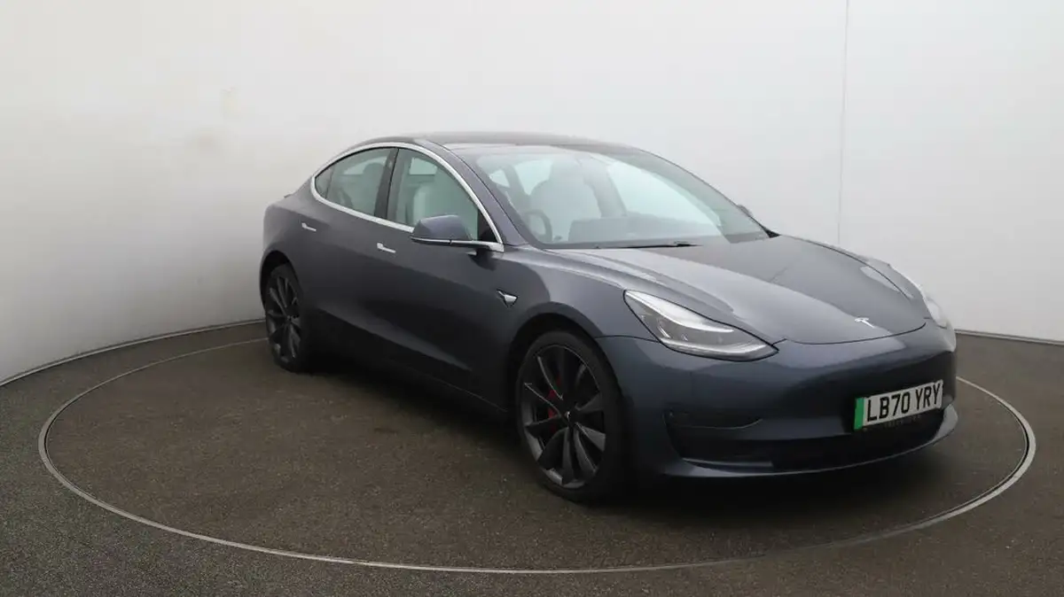 2020-tesla-model-3-e-performance-big-34
