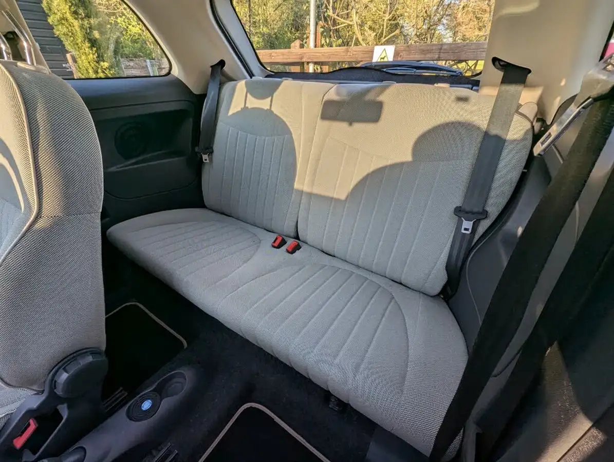 2014-fiat-500-12-lounge-big-16