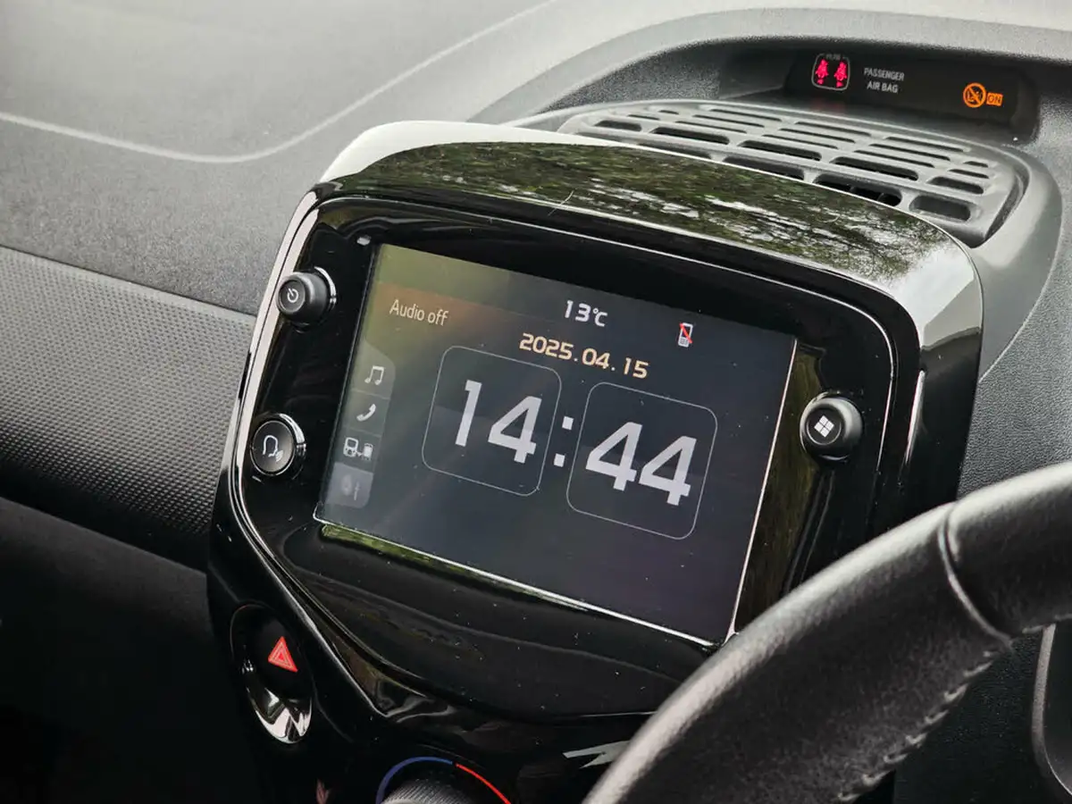 2018-citroen-c1-10-vti-flair-72ps-5d-etg-big-4