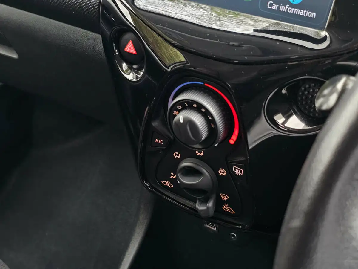 2018-citroen-c1-10-vti-flair-72ps-5d-etg-big-28