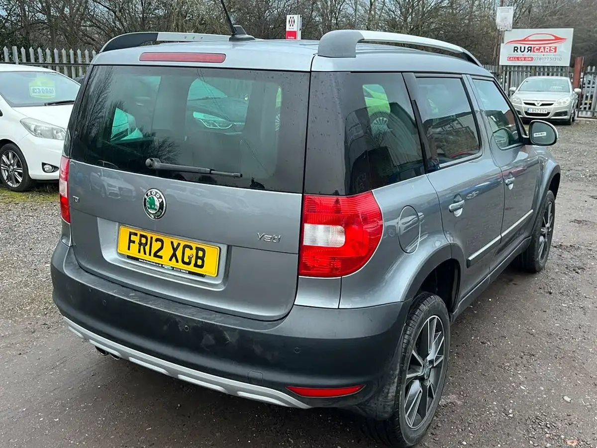 2012-skoda-yeti-20td-urban-big-6