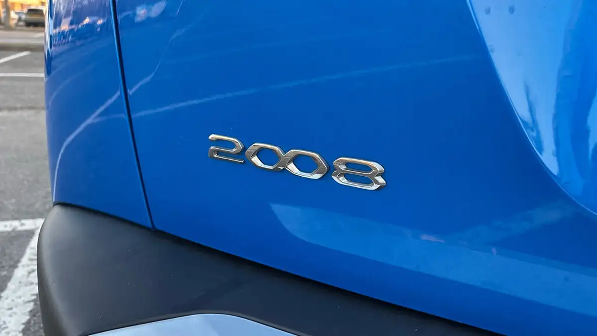 2021-peugeot-2008-suv-12-puretech-gt-premium-130bhp-eat8-big-43