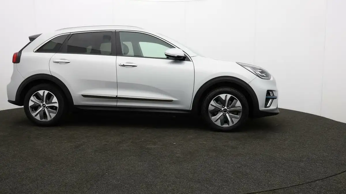 2021-kia-e-niro-ev-4-big-32