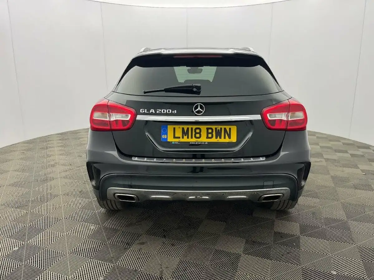 2018-mercedes-benz-gla-class-21d-gla-200d-amg-line-134bhp-ss-big-3