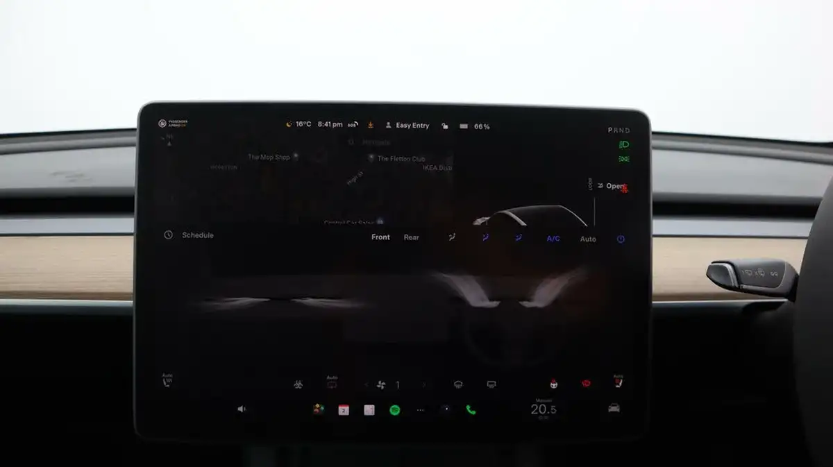 2023-tesla-model-y-e-long-range-big-12