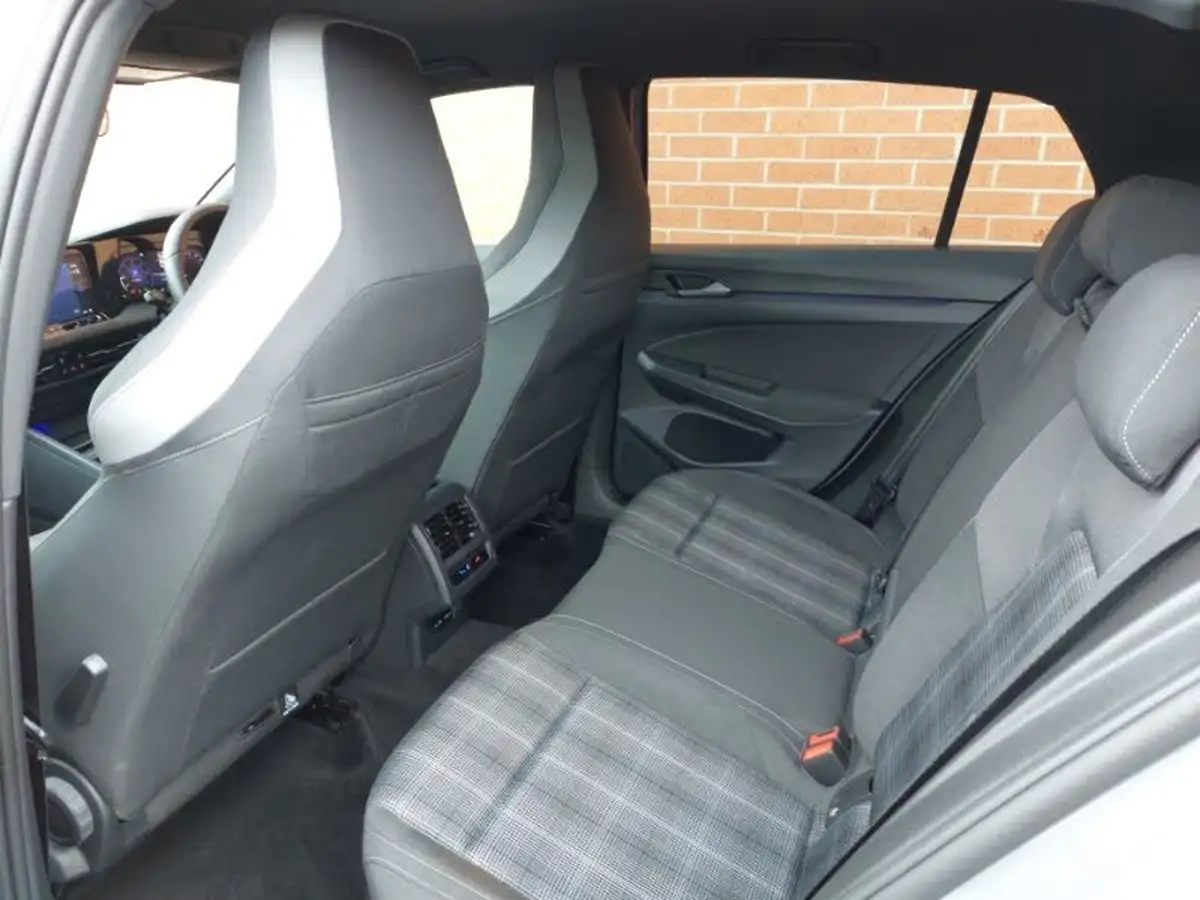 2022-volkswagen-golf-20tdi-gtd-big-5