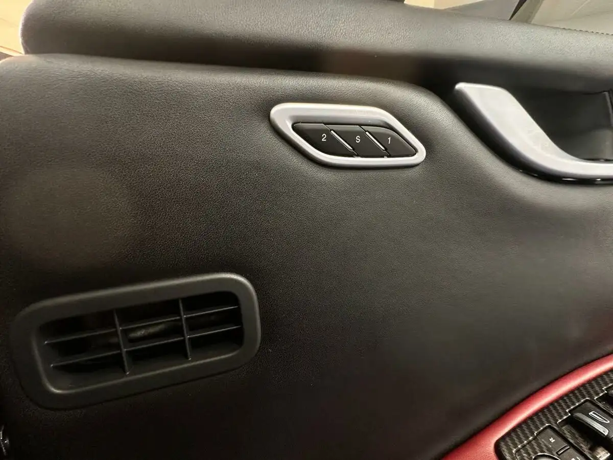 2016-maserati-ghibli-30-big-61