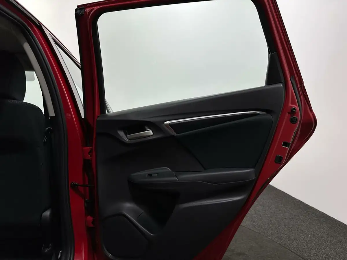 2019-honda-jazz-13-i-vtec-se-big-38
