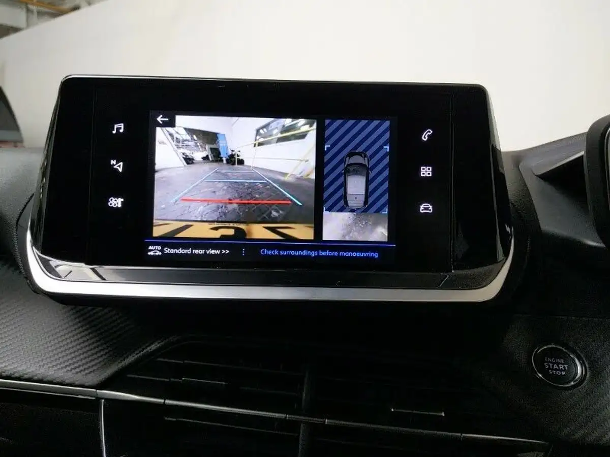 2023-peugeot-208-12-puretech-allure-premium-100ps-eat8-big-10