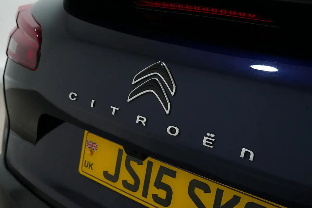 2024-citroen-c5-x-16-puretech-hypnos-big-9