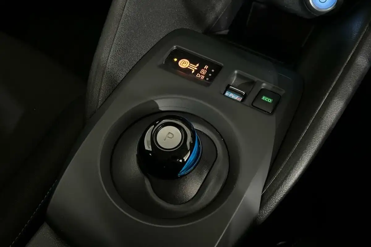 2022-nissan-leaf-e-acenta-big-28