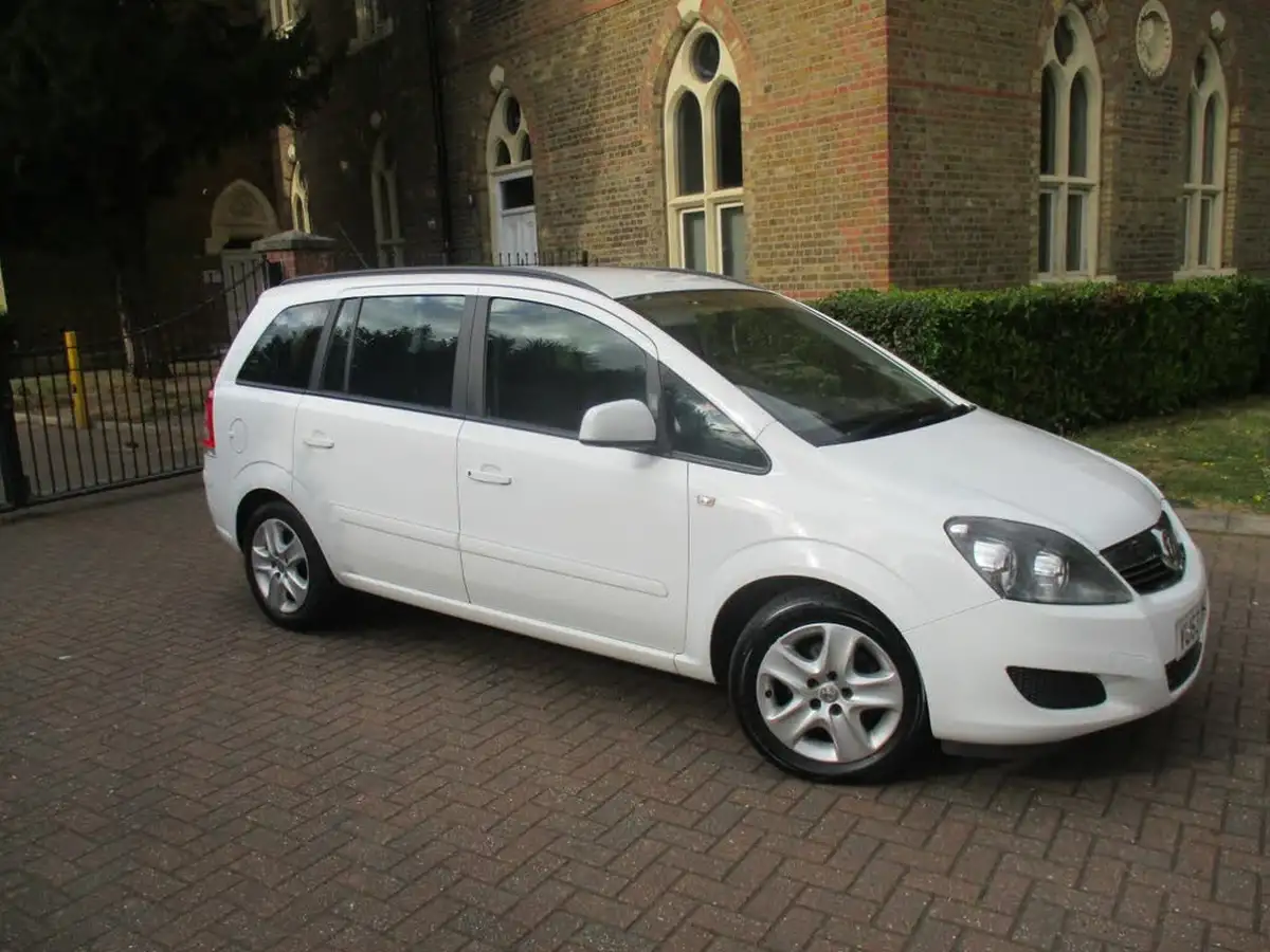 2013-vauxhall-zafira-16-exclusiv-big-3