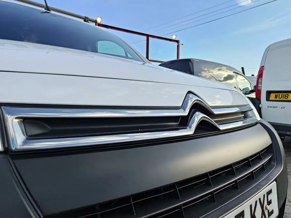 2018-citroen-berlingo-16td-l1625-enterprise-special-edition-panel-big-26