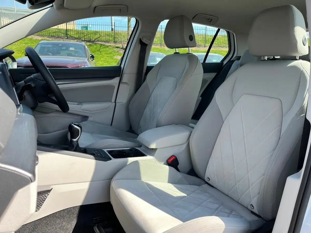 2021-volkswagen-golf-15-tsi-style-150ps-hatchback-big-33