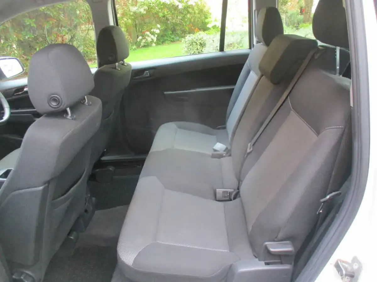 2013-vauxhall-zafira-16-exclusiv-big-27