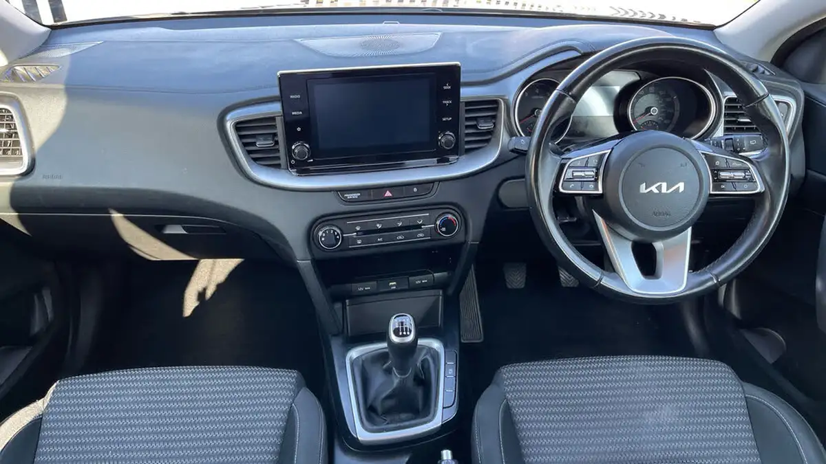2022-kia-xceed-10-t-gdi-2-big-10