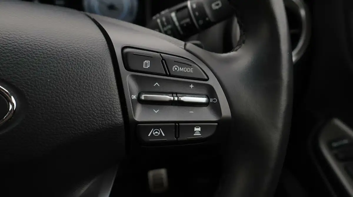2021-hyundai-kona-e-premium-204ps-64kwh-7kw-obc-big-24