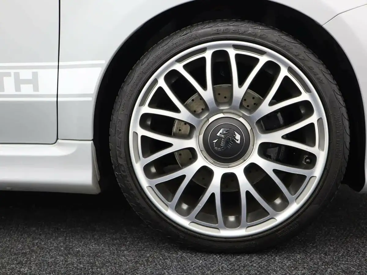 2017-abarth-595-14-tjet-turismo-big-5
