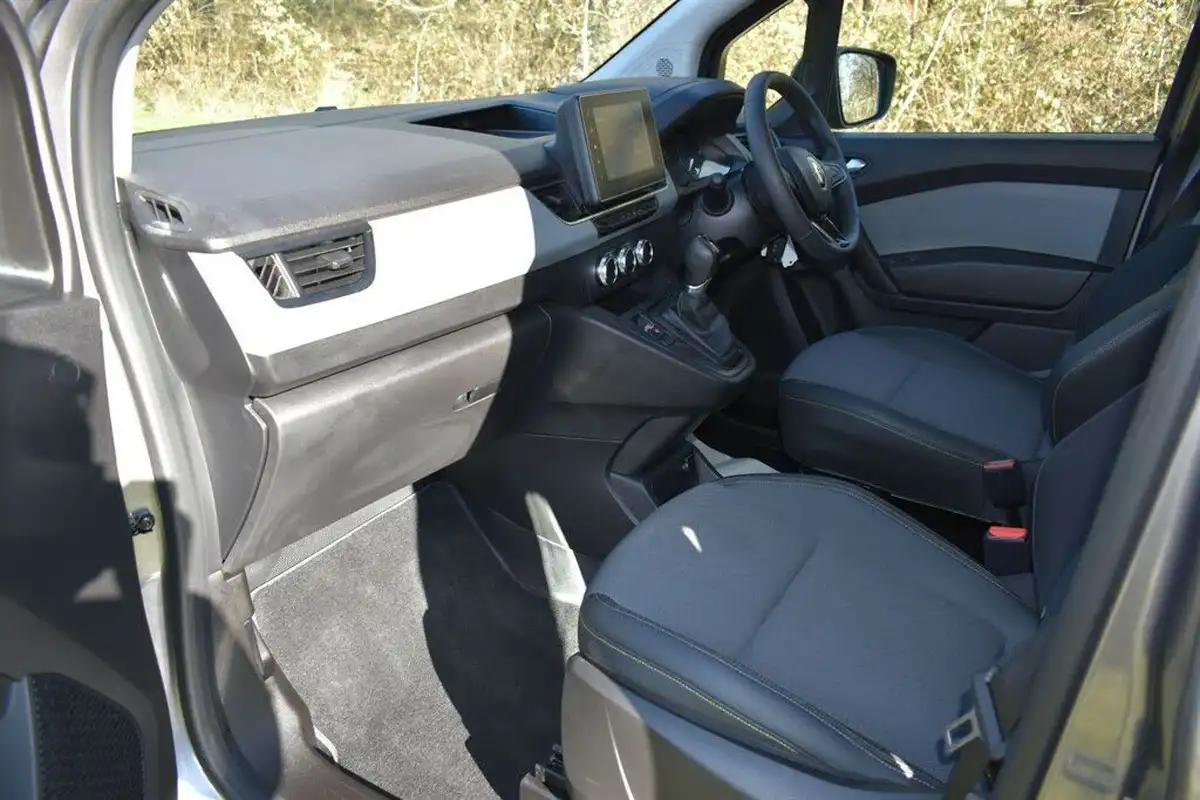 2023-renault-kangoo-e-ml19-e-tech-advance-rc-big-26