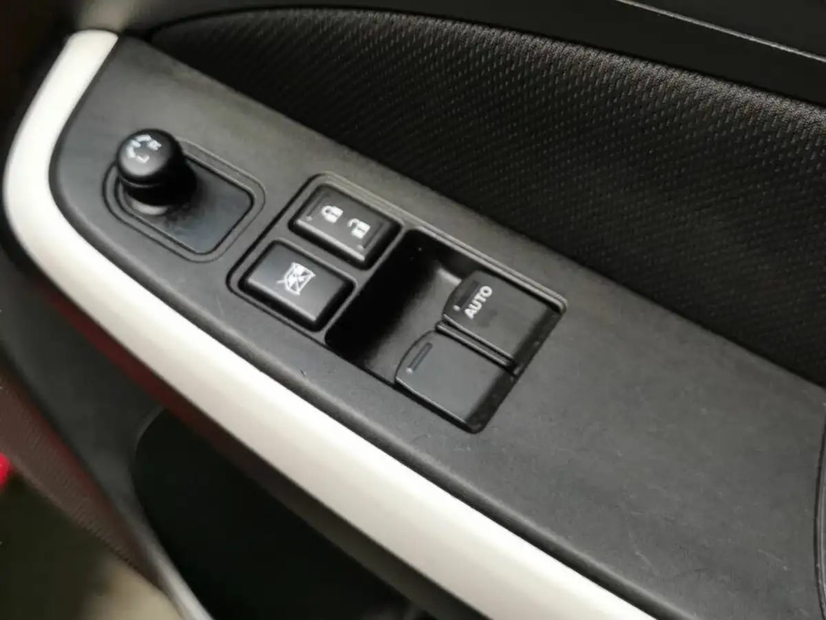 2021-suzuki-swift-12-dualjet-sz-l-big-27