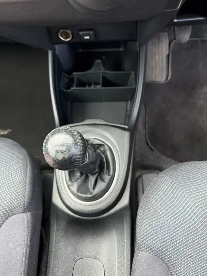 2010-honda-jazz-14-ex-big-13