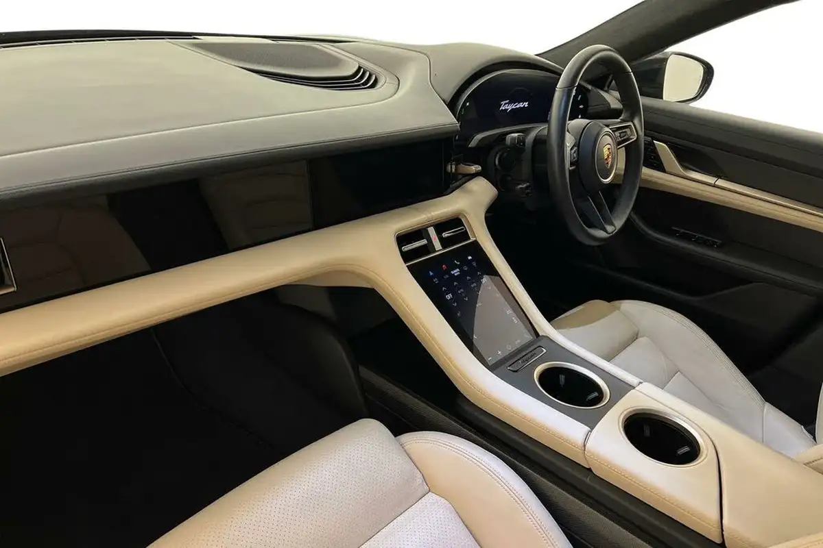 2021-porsche-taycan-e-turbo-big-1