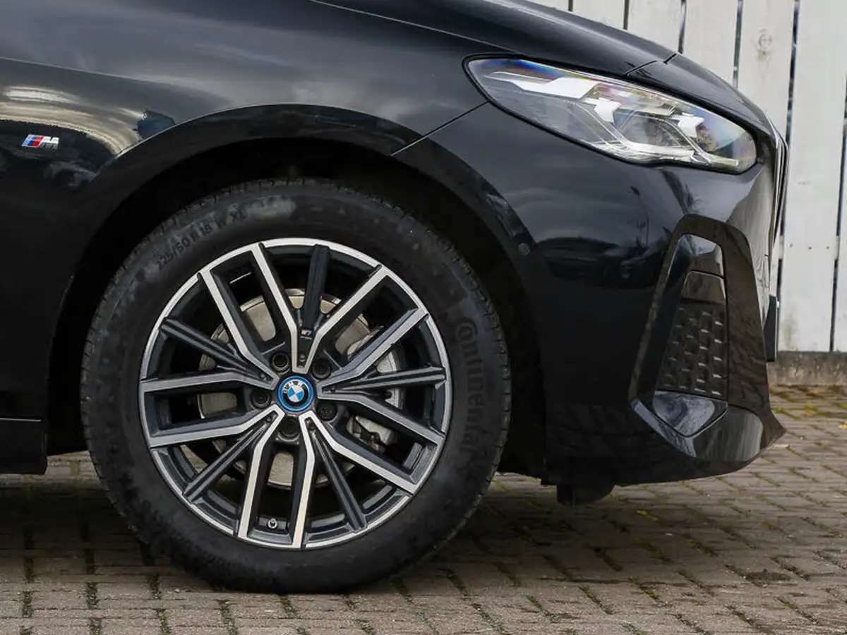 2023-bmw-2-series-15-225e-xdrive-m-sport-big-13