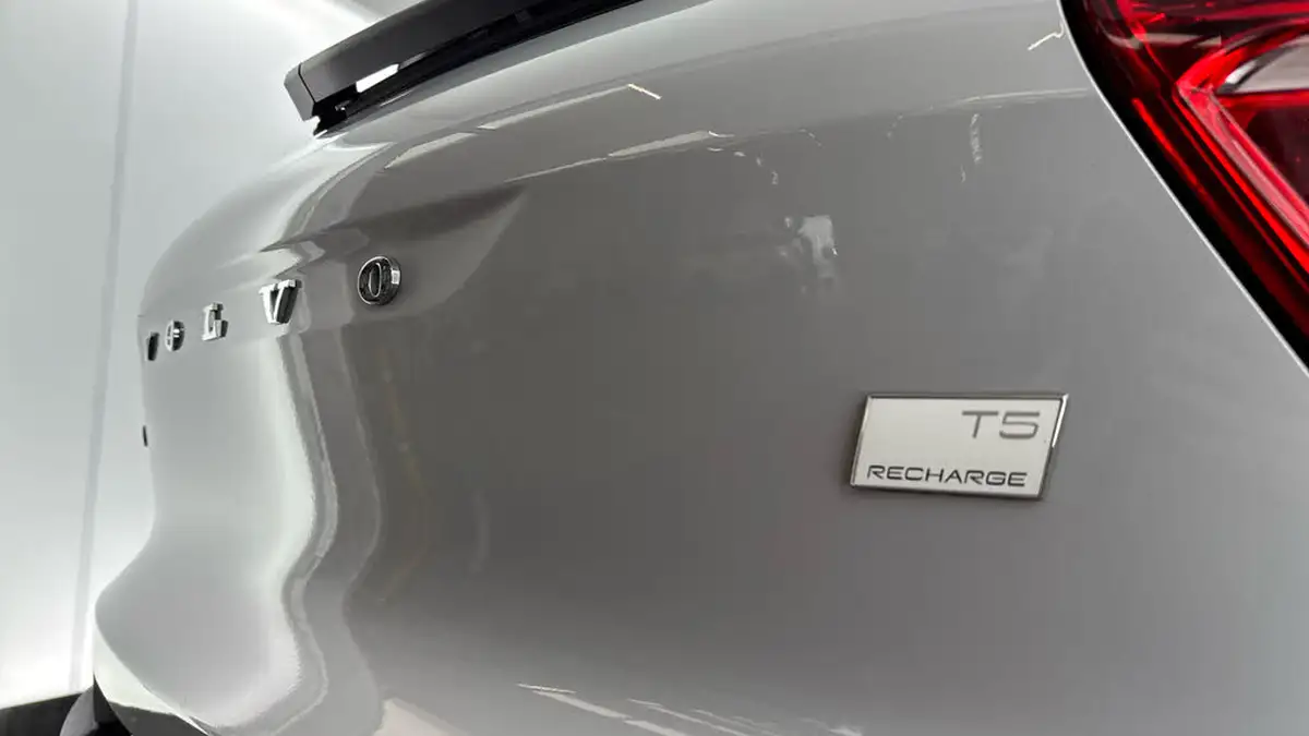 2021-volvo-xc40-15-t5-r-design-pro-262bhp-big-24