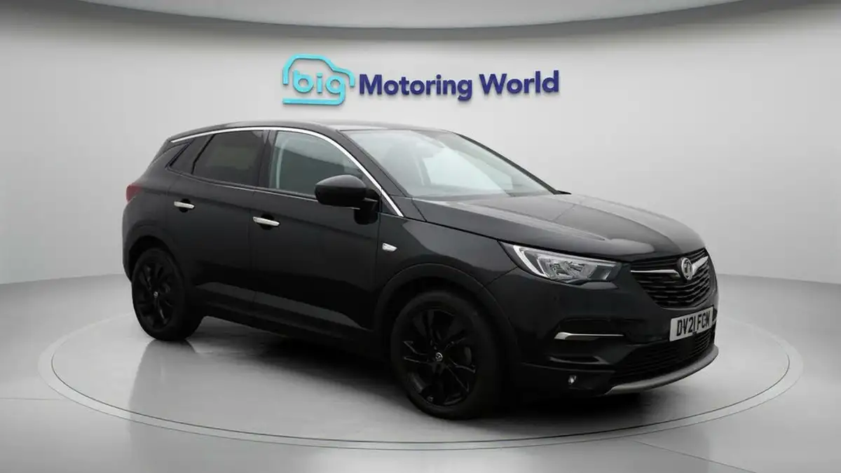 2020-vauxhall-grandland-x-12-sri-nav-big-1