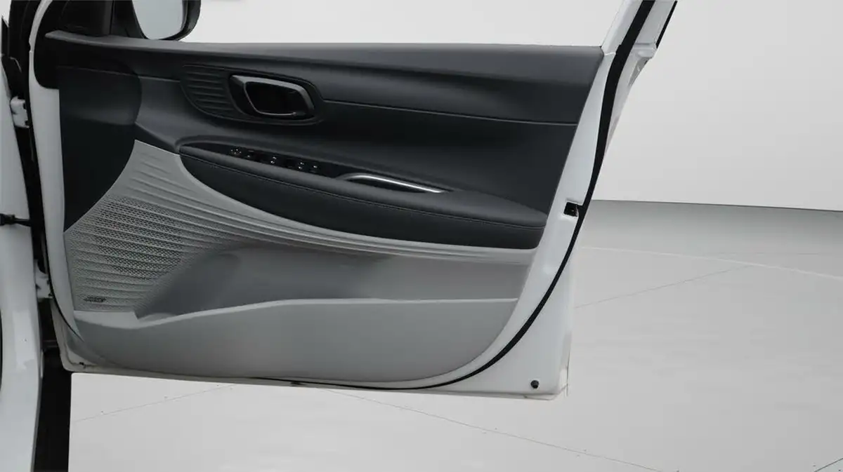 2024-hyundai-bayon-10-t-gdi-ultimate-100ps-48-volt-mhev-dct-big-15