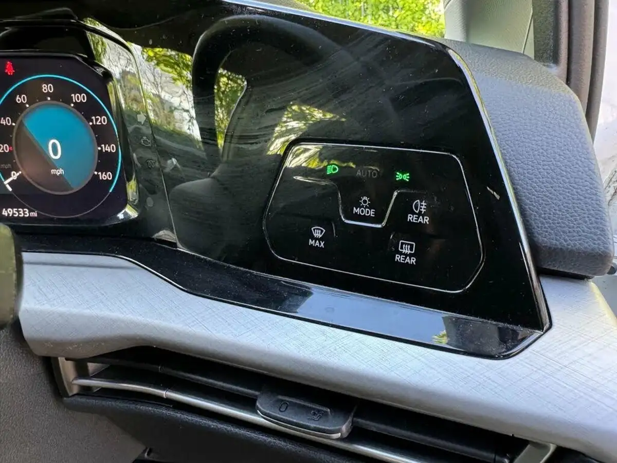 2021-volkswagen-golf-15-etsi-life-150ps-hatchback-big-25